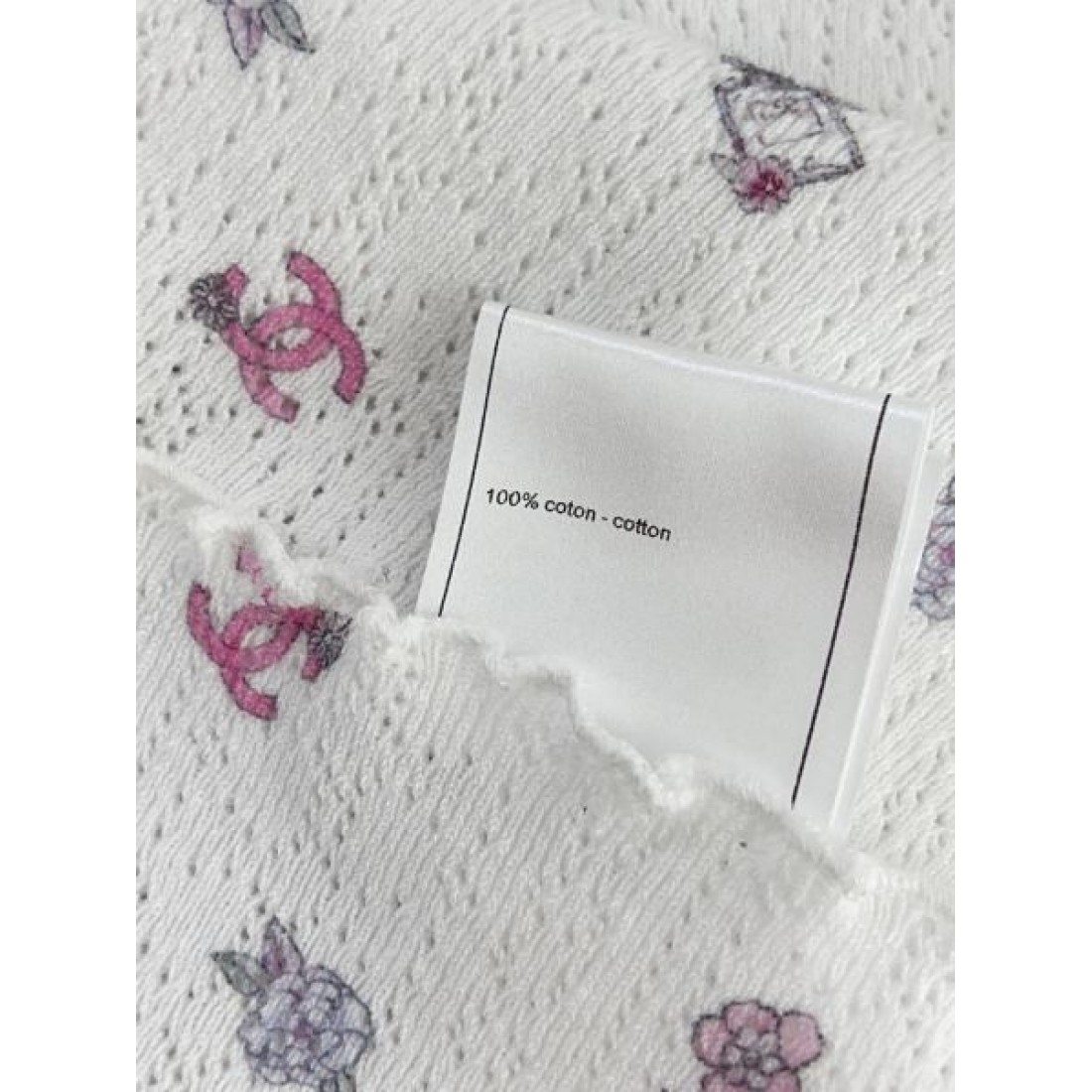 コレクター必見 CHANEL シャネル コピー 半袖トップス 洗練された仕立て
