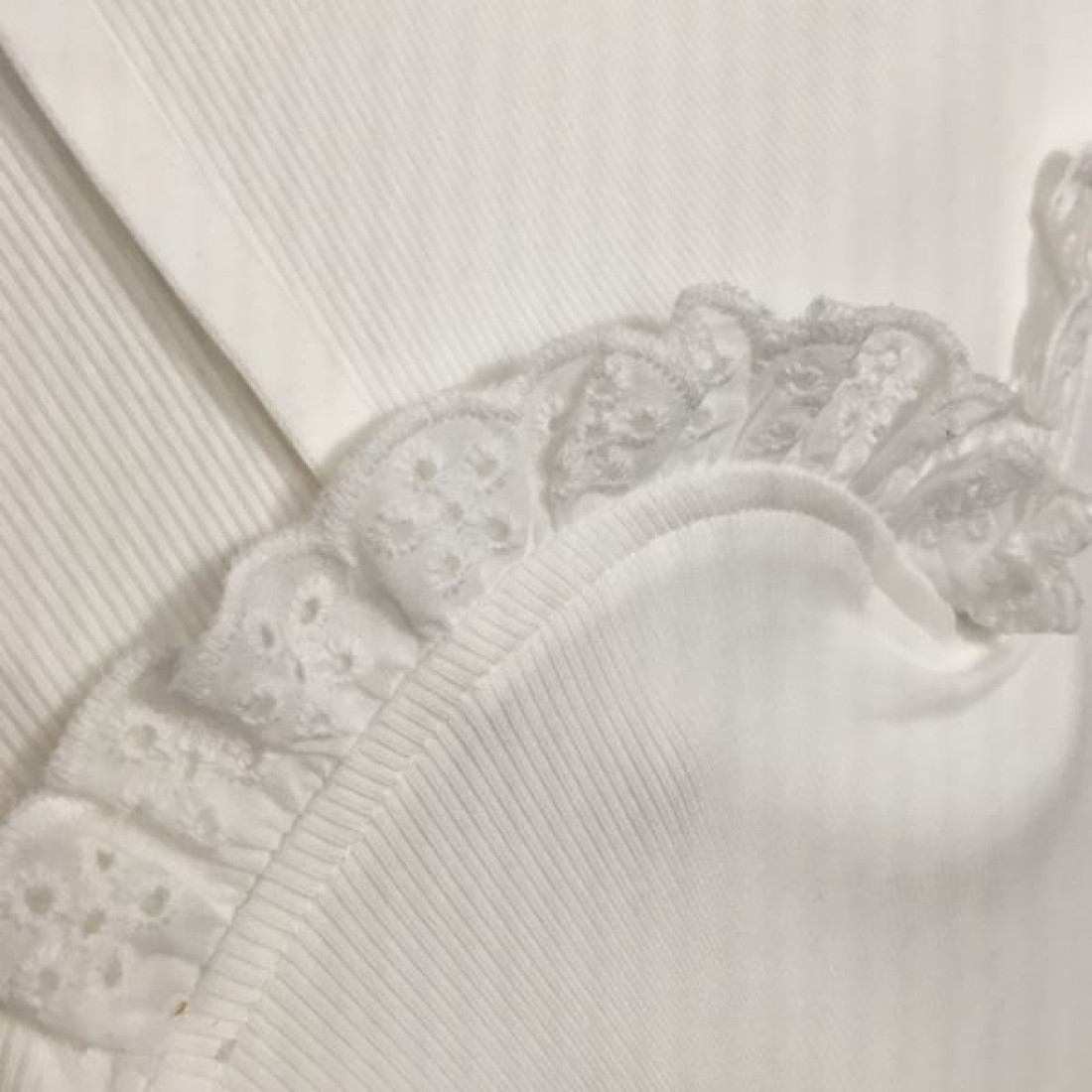 インパクト抜群 CHANEL シャネル コピー 半袖Tシャツ 季節にぴったり