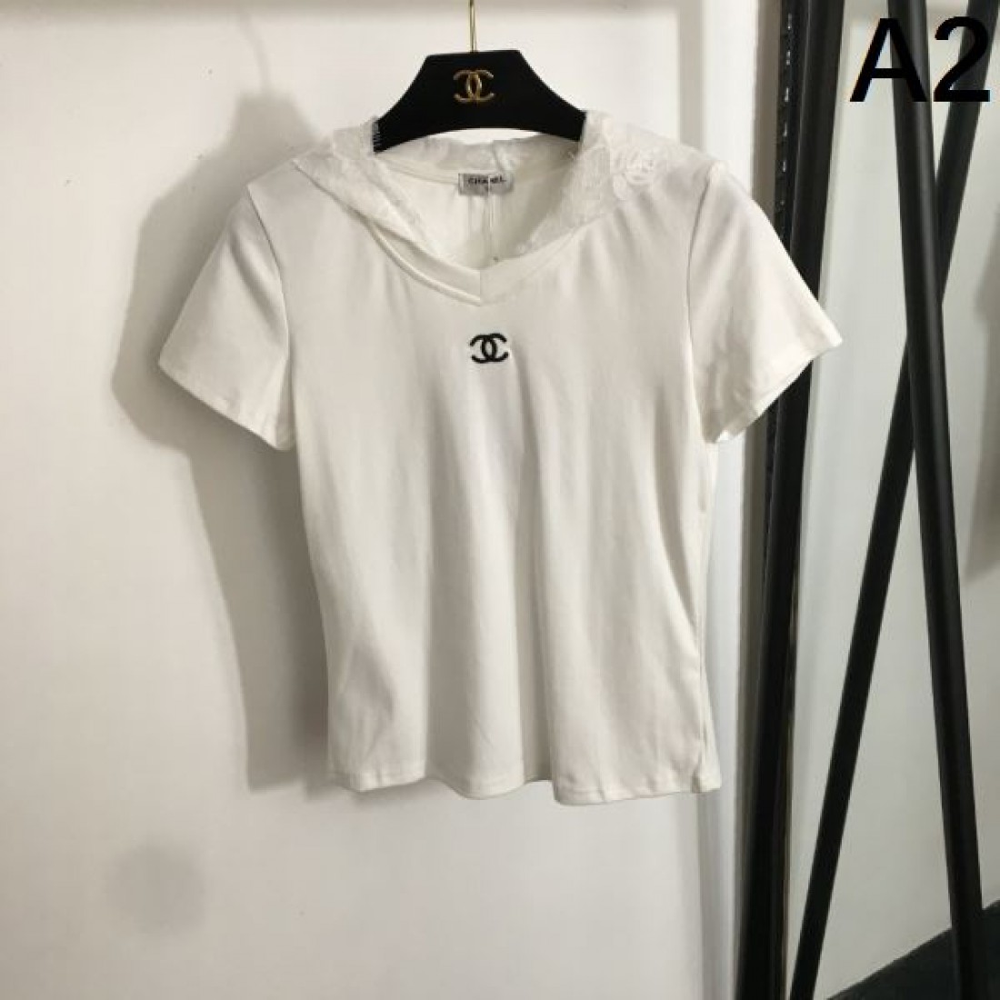 完璧なコーディネート CHANEL シャネル コピー 半袖Tシャツ 大人気の定番アイテム