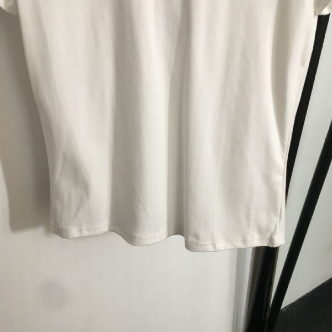 完璧なコーディネート CHANEL シャネル コピー 半袖Tシャツ 大人気の定番アイテム