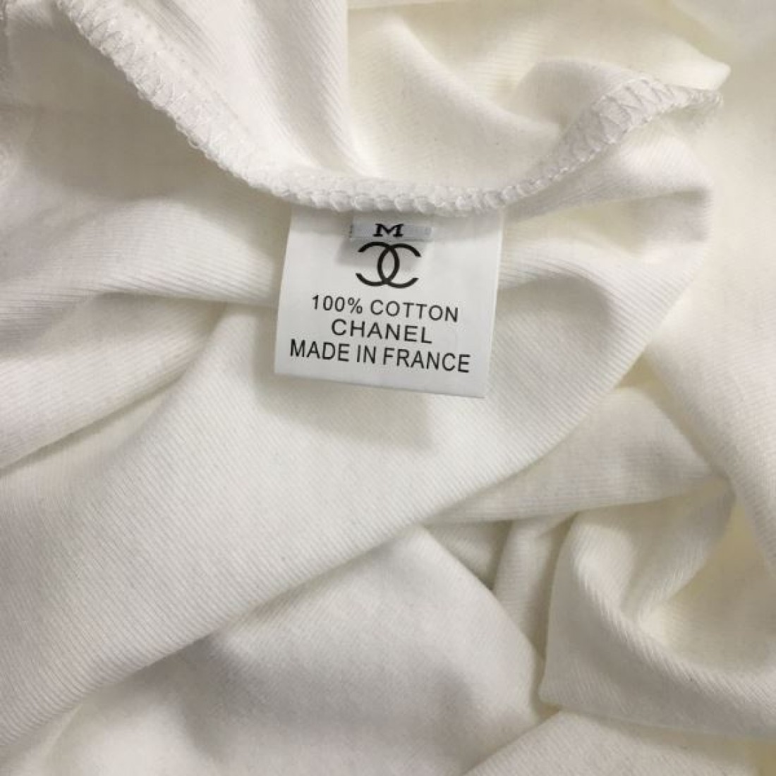 完璧なコーディネート CHANEL シャネル コピー 半袖Tシャツ 大人気の定番アイテム
