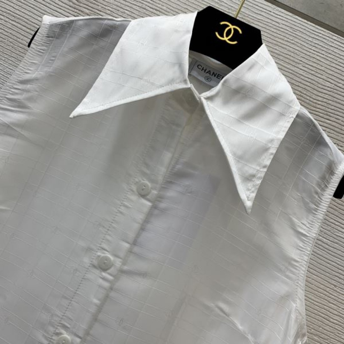 ワンランク上の仕上がり CHANEL シャネル コピー ノースリーブシャツ スピード売り切れ必至