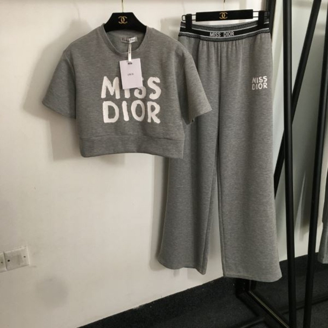 ファッション好き必見 DIOR ディオール コピー 上下セット SNS映え抜群