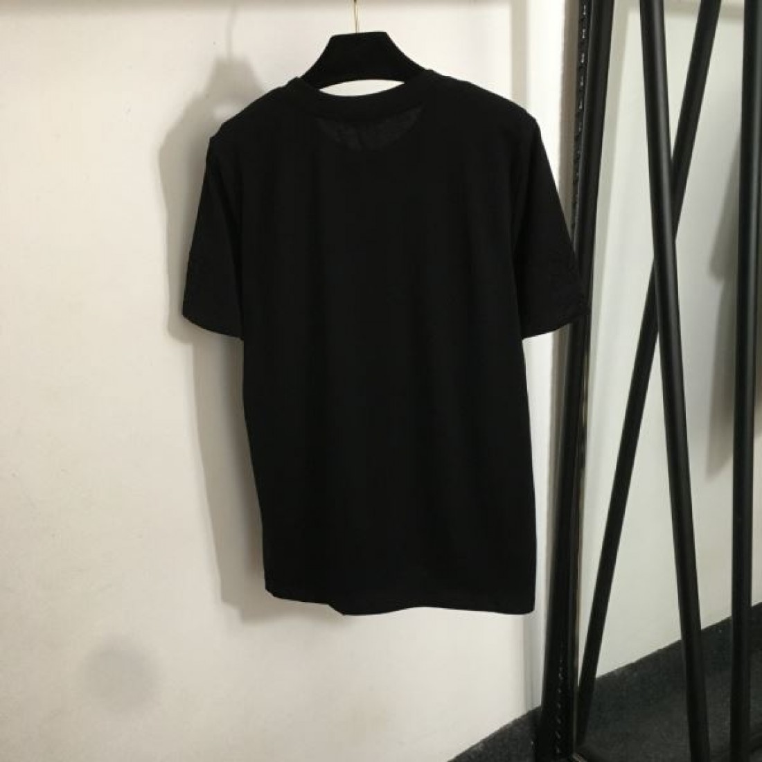 LOEWE ロエベ スーパーコピー 半袖Tシャツ ナチュラルで軽やかな印象