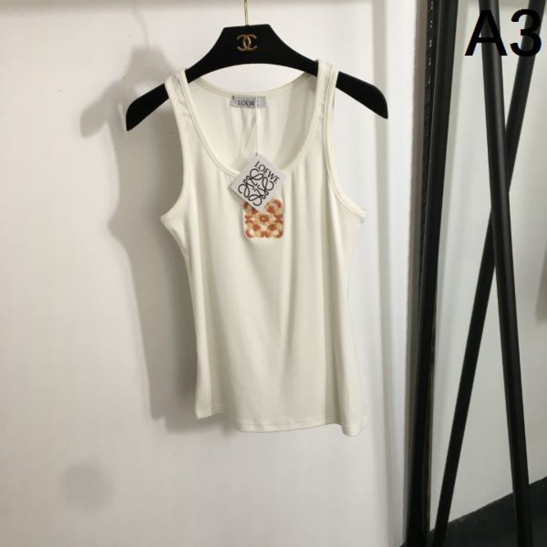 トレンド感漂うスタイリッシュな LOEWE ロエベ スーパーコピー 半袖Tシャツ