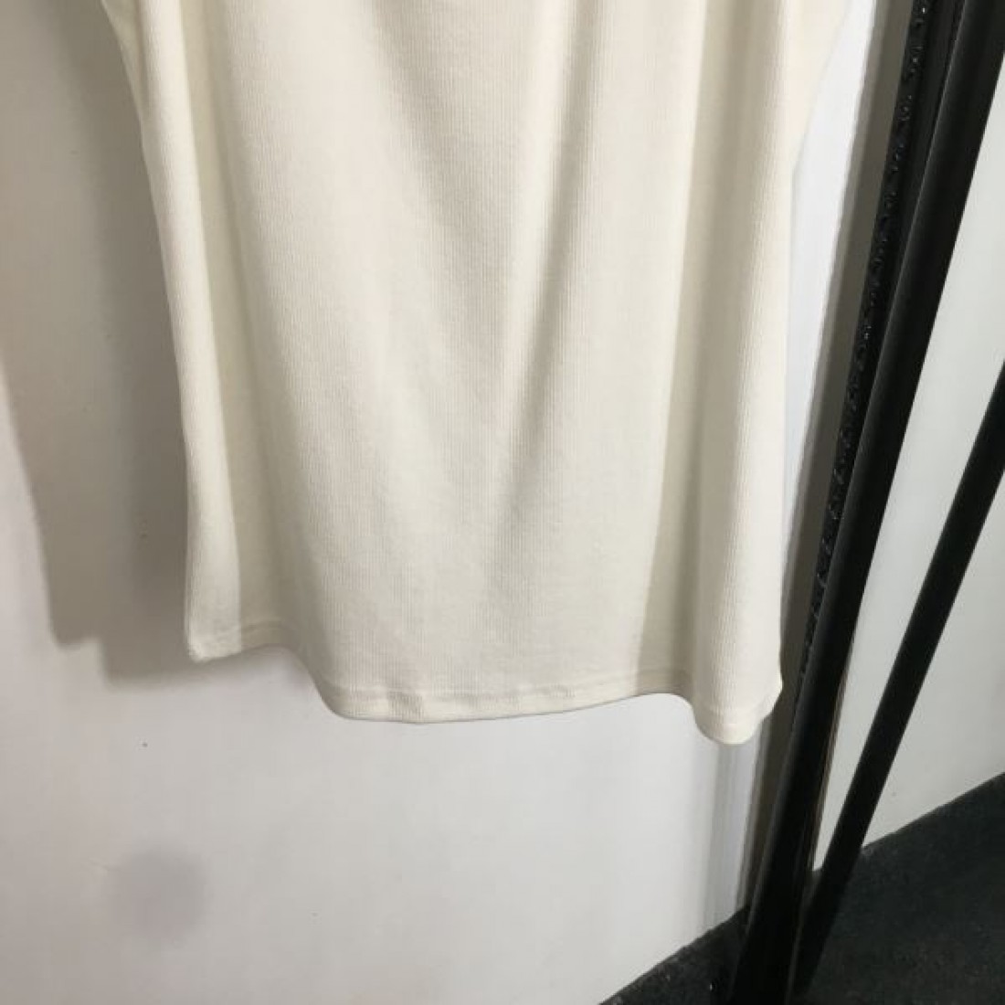 トレンド感漂うスタイリッシュな LOEWE ロエベ スーパーコピー 半袖Tシャツ