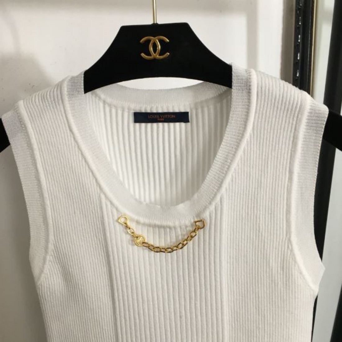 上質で個性的なデザインの LOUIS VUITTON ルイヴィトン スーパーコピー ニットベスト