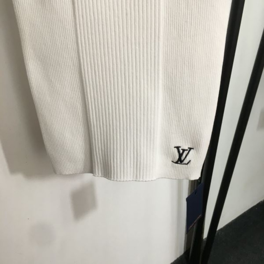 上質で個性的なデザインの LOUIS VUITTON ルイヴィトン スーパーコピー ニットベスト