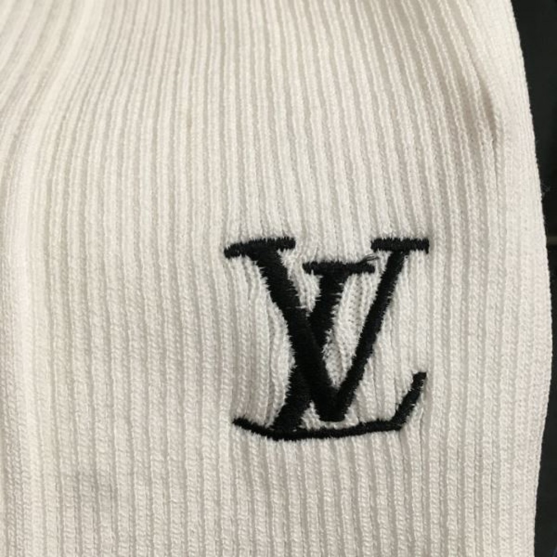 上質で個性的なデザインの LOUIS VUITTON ルイヴィトン スーパーコピー ニットベスト