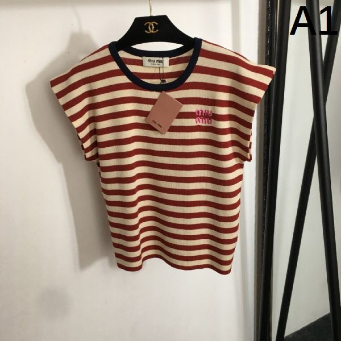MIU MIU ミュウミュウ スーパーコピー 半袖シャツ 上品で可愛らしいデザイン