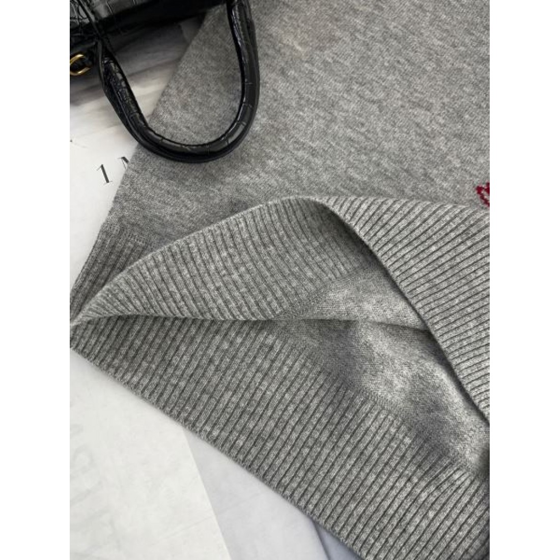 現代的でナチュラルな PRADA プラダ 半袖シャツコピー 半袖トップス