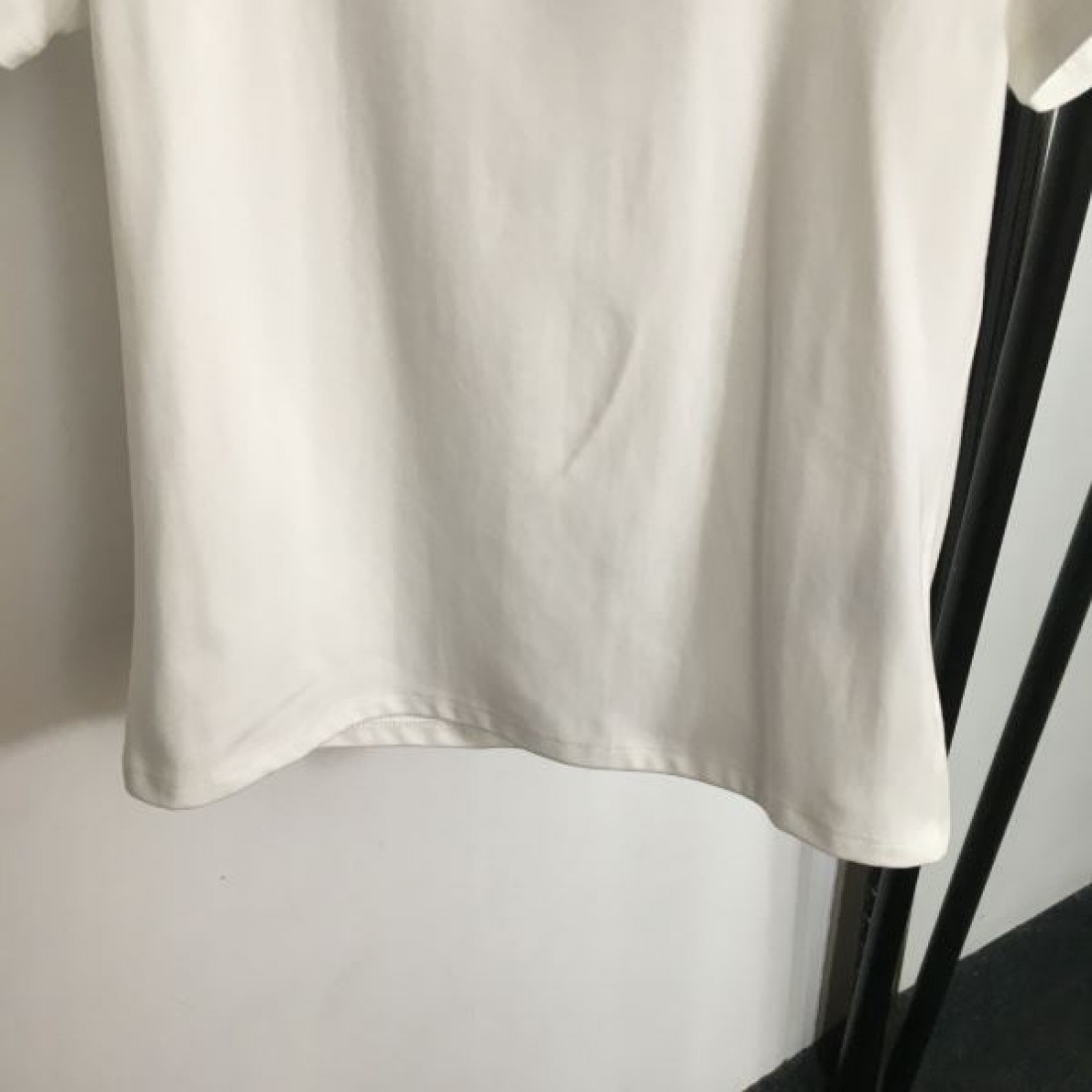  洗練と上品さを兼ね備えた PRADA プラダ スーパーコピー 半袖Tシャツ