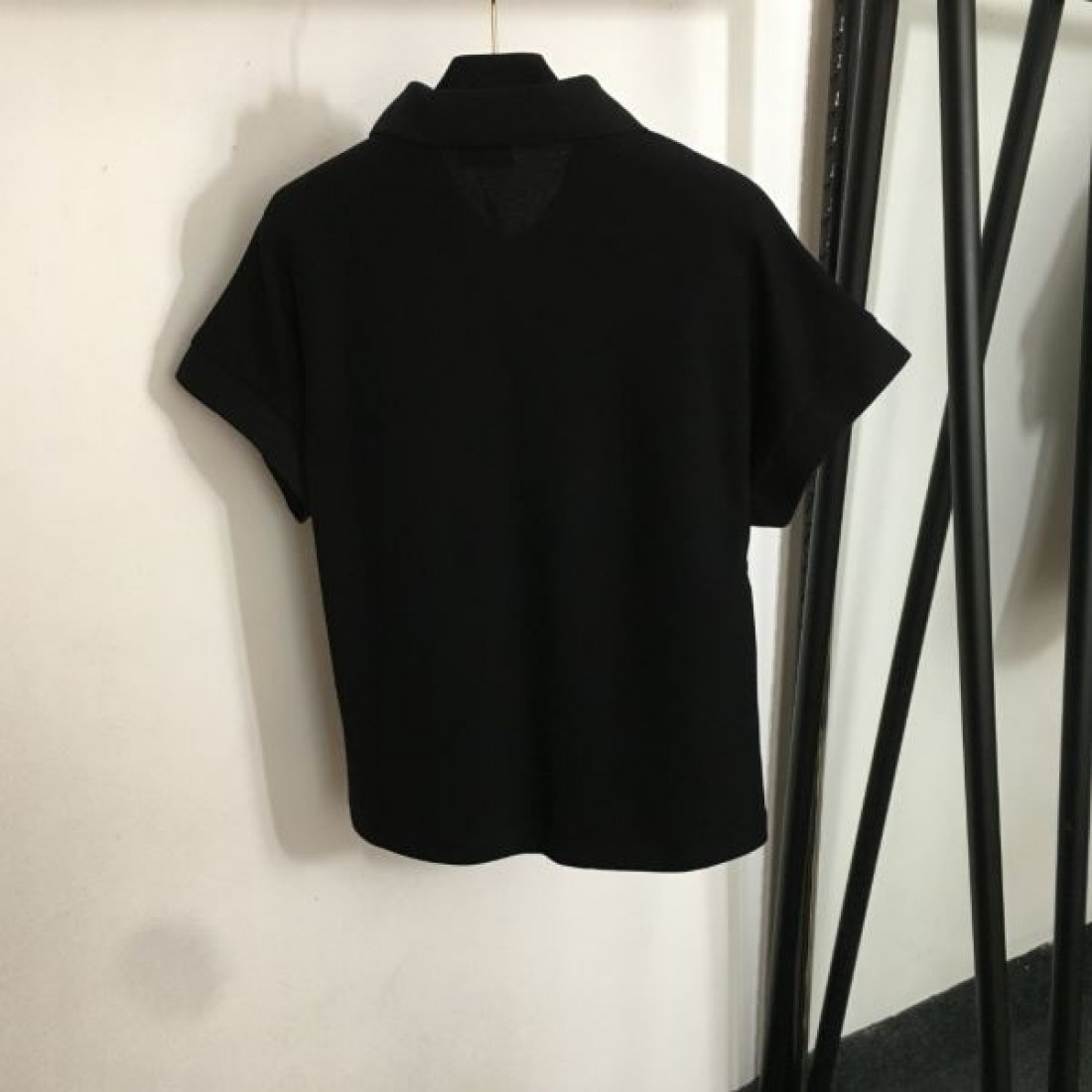  トレンド感あふれる YSL イヴサンローラン コピー 半袖Tシャツ