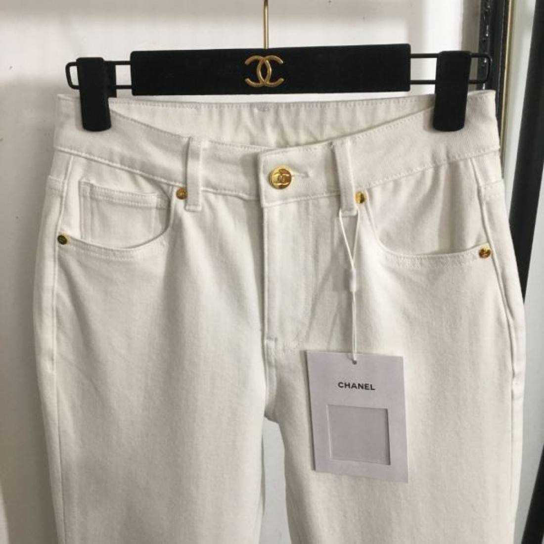 クールで存在感のある CHANEL シャネル コピー デニムジーンズ