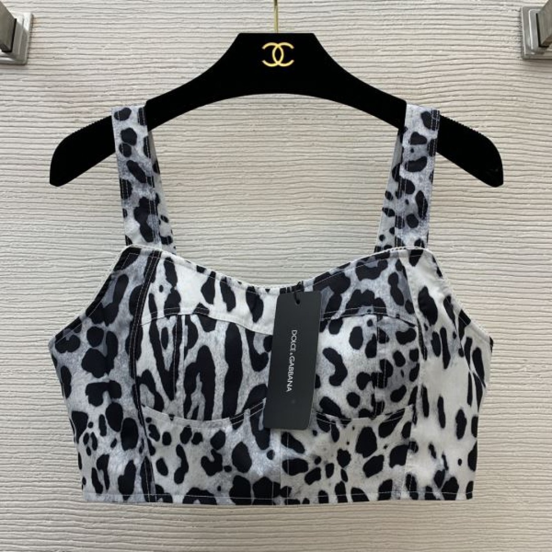 ドルチェ＆ガッバーナ コピー 上下セット DOLCE＆GABBANA シックでフェミニンな装い