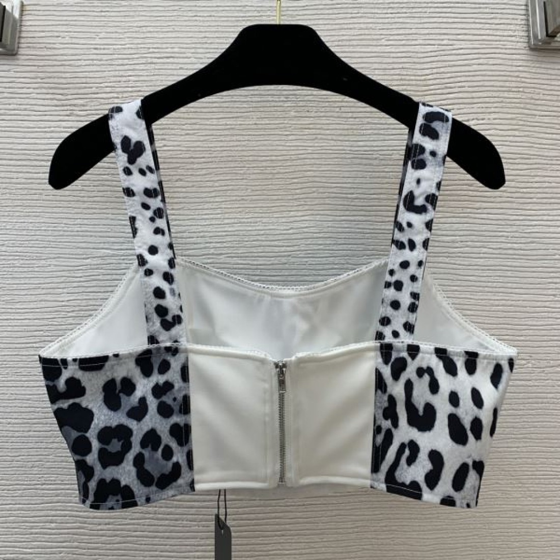 ドルチェ＆ガッバーナ コピー 上下セット DOLCE＆GABBANA シックでフェミニンな装い