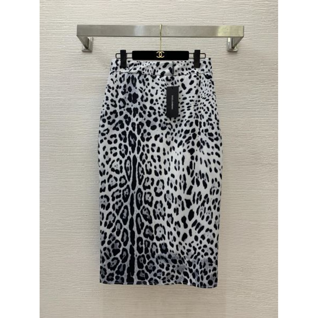 ドルチェ＆ガッバーナ コピー 上下セット DOLCE＆GABBANA シックでフェミニンな装い