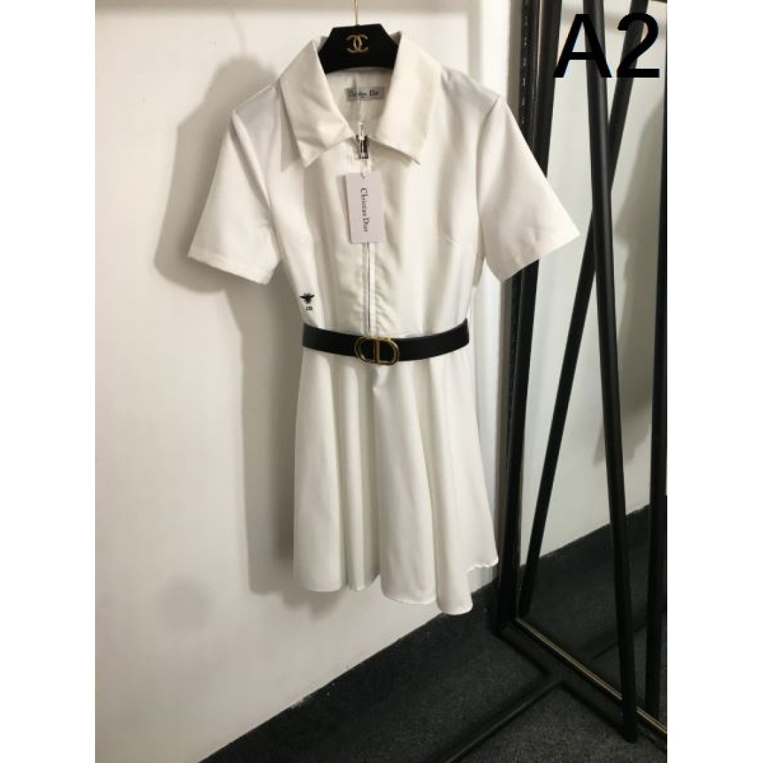 洗練されたディテールが魅力の DIOR ディオール コピー ワンピース