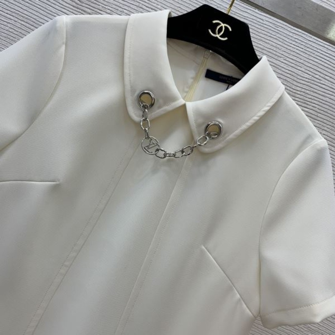 上品な印象を与える LOUIS VUITTON ルイヴィトン コピー ワンピース
