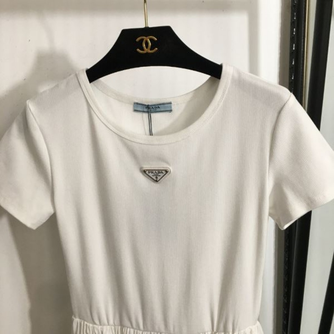 リュクスな仕上がり PRADA プラダ コピー ワンピース 卓越したデザイン
