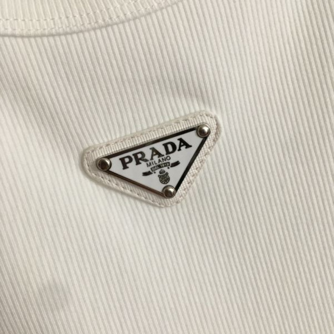 リュクスな仕上がり PRADA プラダ コピー ワンピース 卓越したデザイン