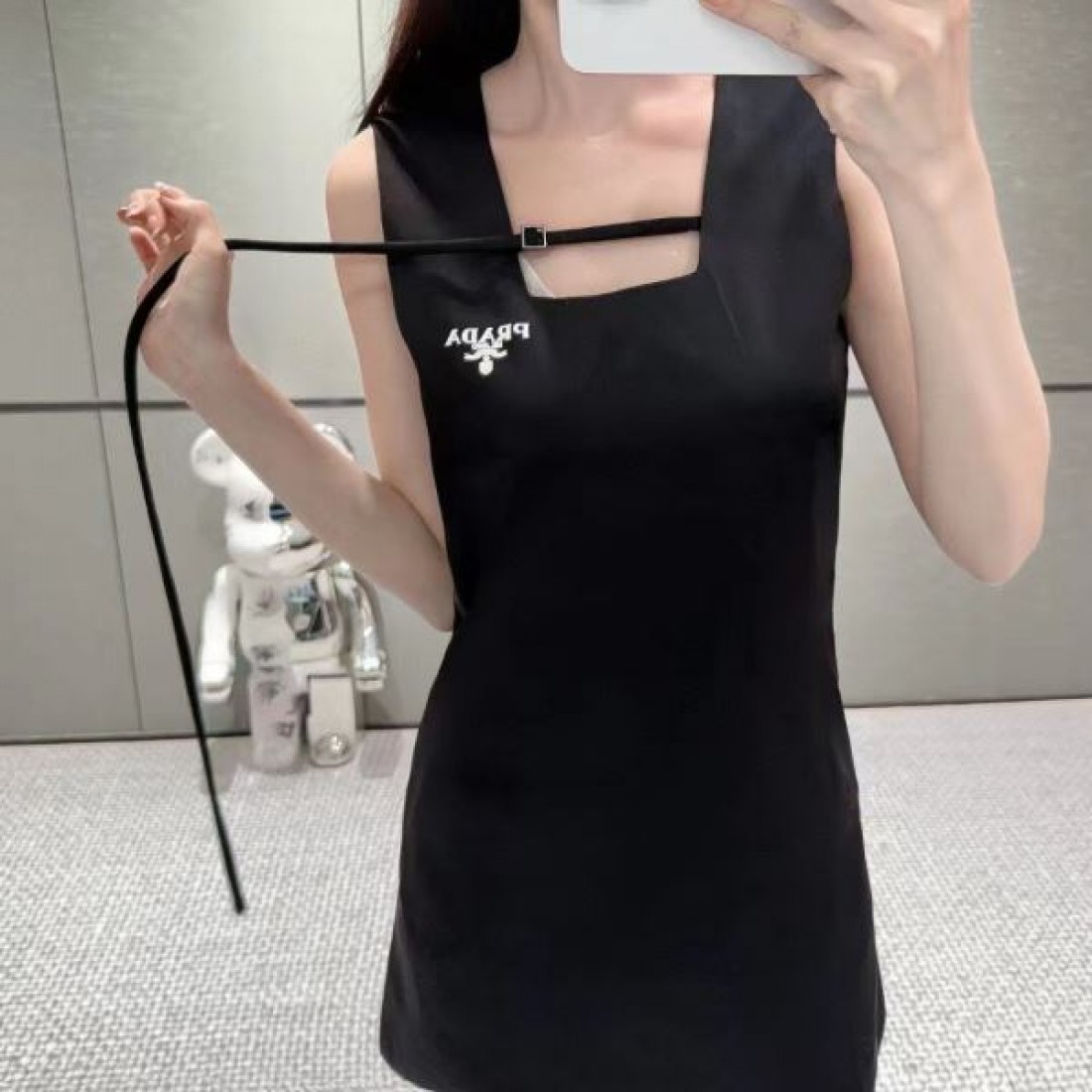 すべてのシーンで活躍 PRADA プラダ コピー ワンピース 驚きの新作
