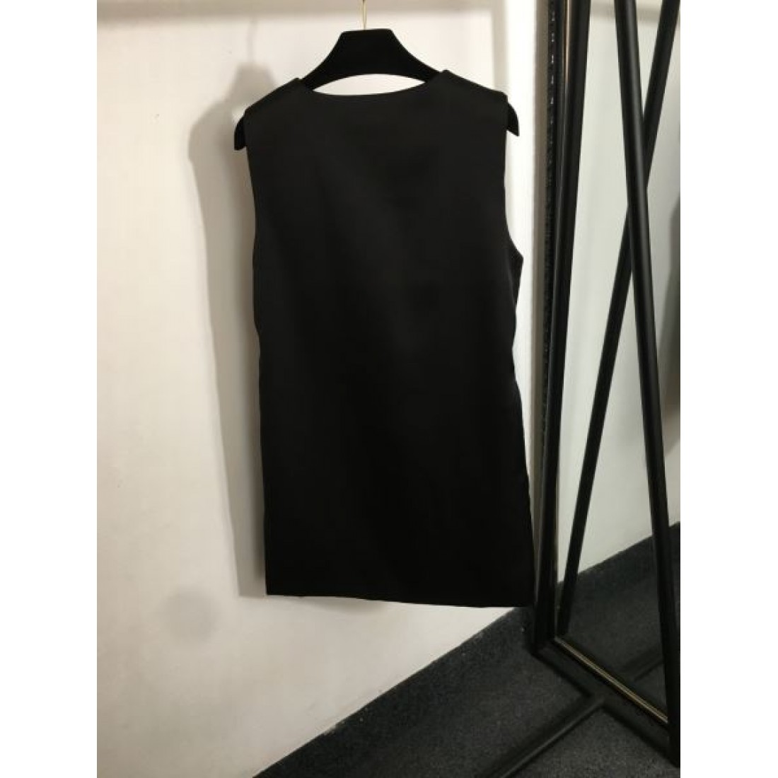 すべてのシーンで活躍 PRADA プラダ コピー ワンピース 驚きの新作