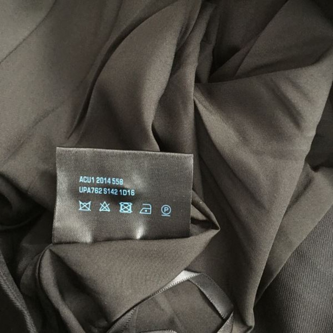 存在感を放つデザイン PRADA プラダ コピー スカート 驚きの新作