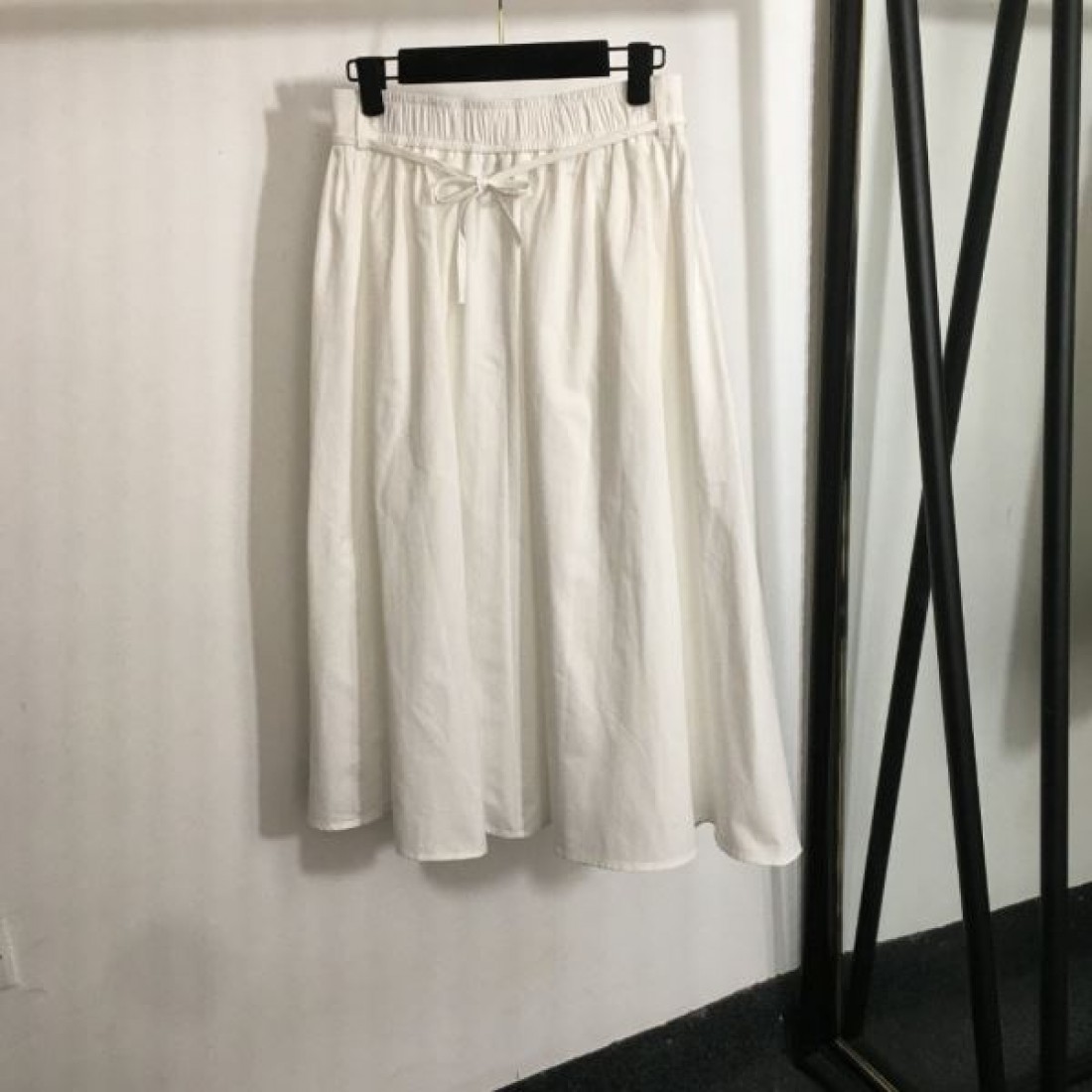 新しい季節にぴったり VALENTINO ヴァレンティノ コピー スカート 上質なファブリック