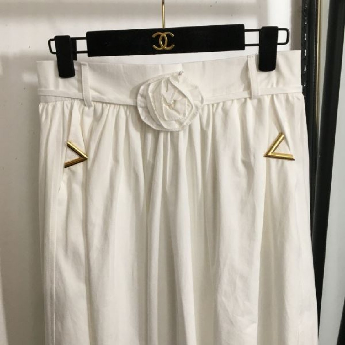 新しい季節にぴったり VALENTINO ヴァレンティノ コピー スカート 上質なファブリック