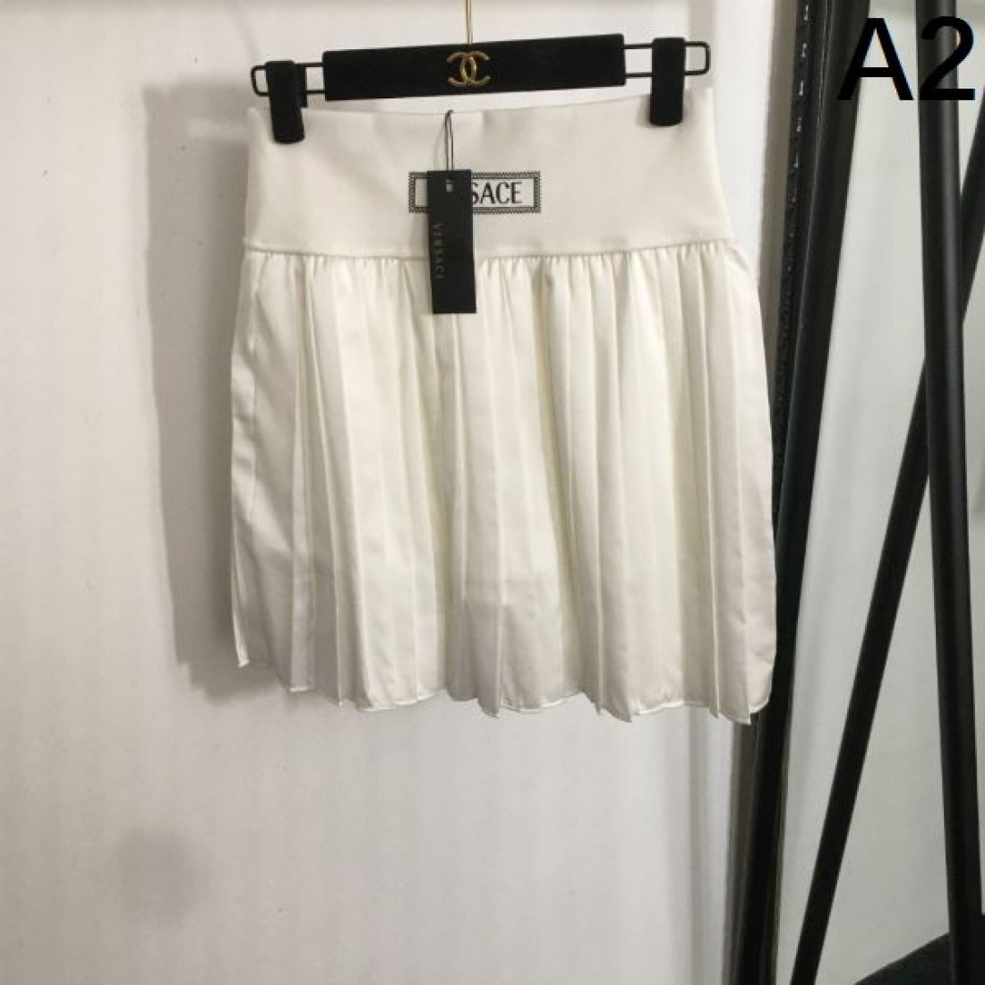 人気殺到 VERSACE ヴェルサーチェ コピー リーツスカート イチオシアイテム