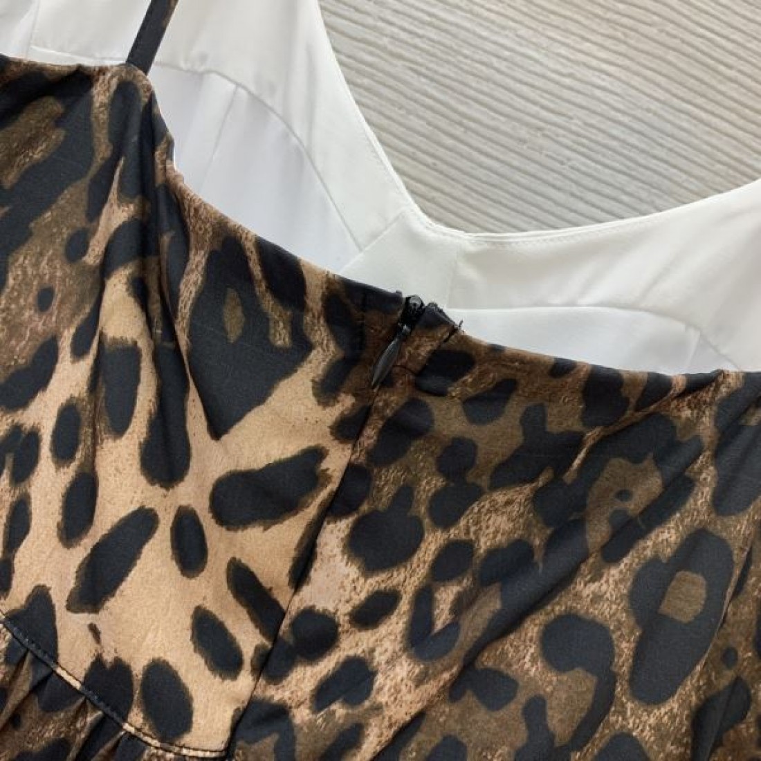 洗練された仕立て VERSACE のヴェルサーチェ コピー ワンピース 今すぐ手に入れたい
