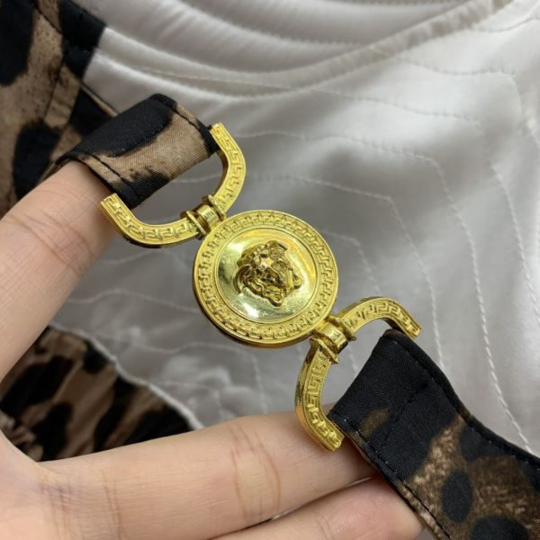 洗練された仕立て VERSACE のヴェルサーチェ コピー ワンピース 今すぐ手に入れたい