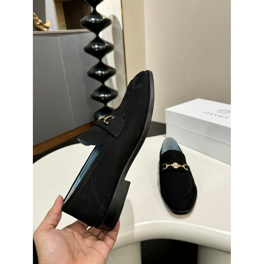 ヴィンテージ感と現代性が融合した VERSACE ヴェルサーチェコピー ビジネスシューズ