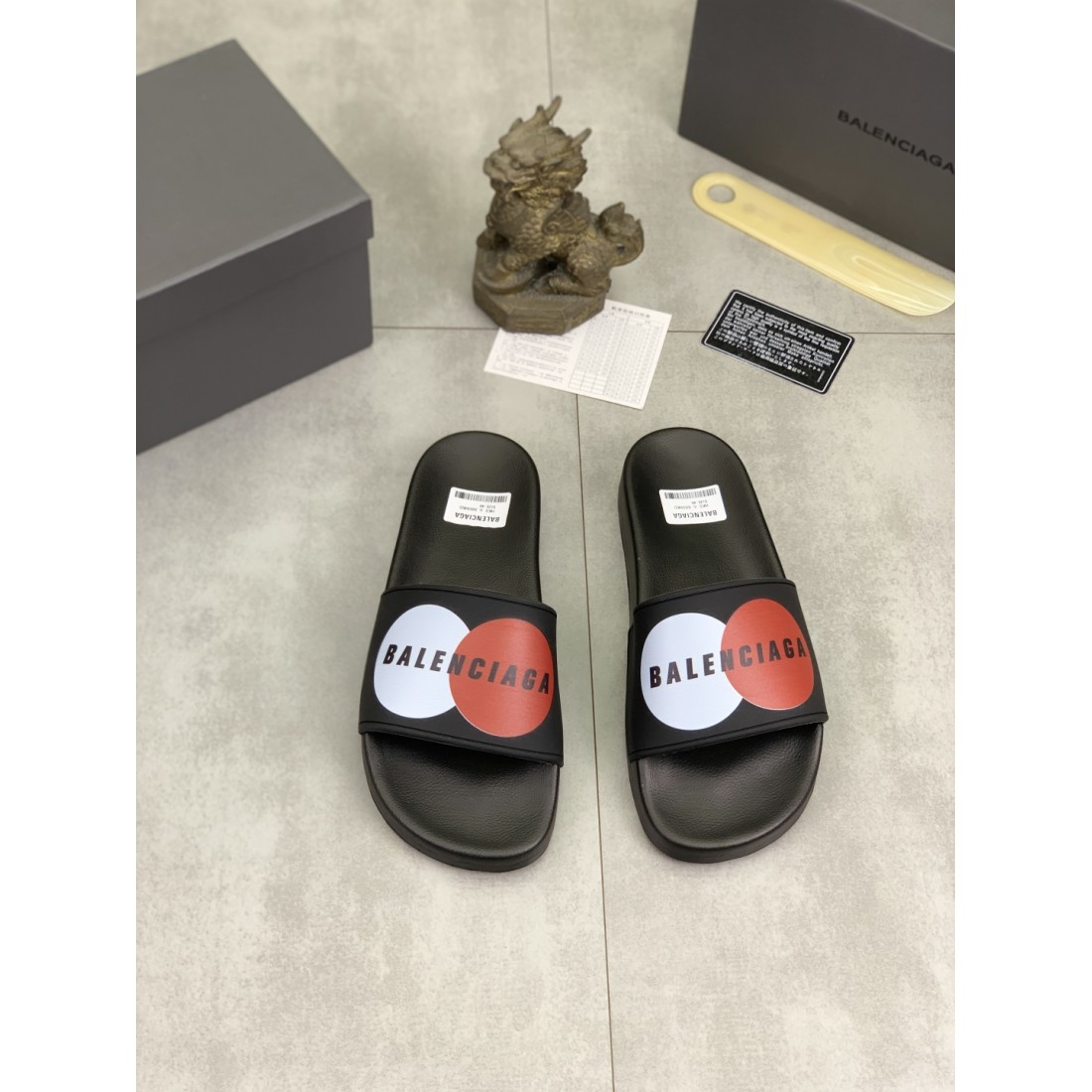 魅力あふれる BALENCIAGA バレンシアガ コピー サンダル 洗練された都会派