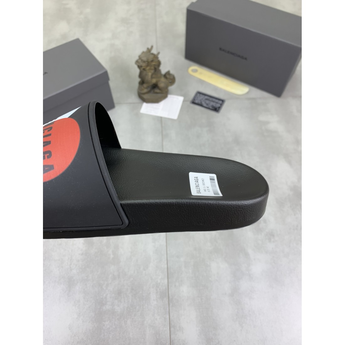 魅力あふれる BALENCIAGA バレンシアガ コピー サンダル 洗練された都会派
