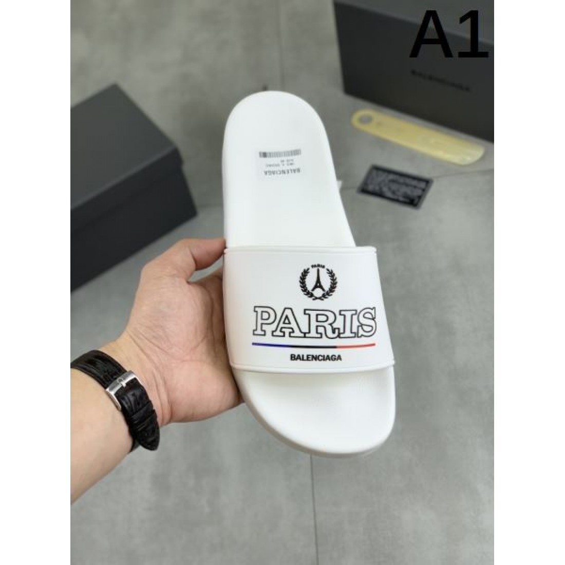 軽やかでスタイリッシュな バレンシアガ コピー サンダル BALENCIAGA 話題