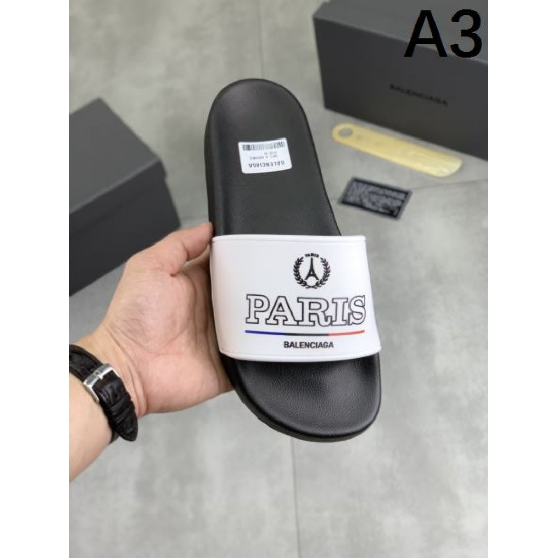 軽やかでスタイリッシュな バレンシアガ コピー サンダル BALENCIAGA 話題