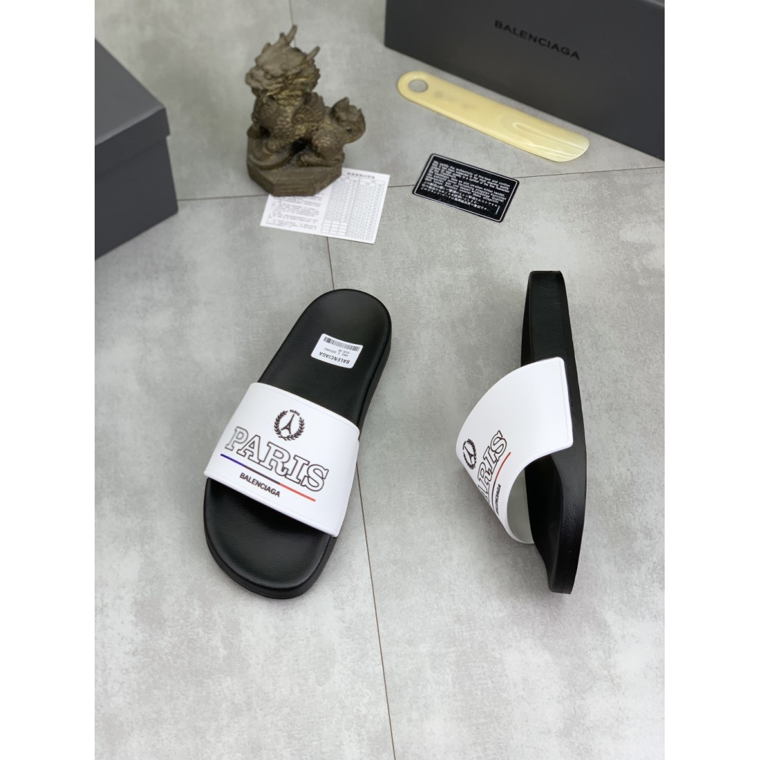 軽やかでスタイリッシュな バレンシアガ コピー サンダル BALENCIAGA 話題