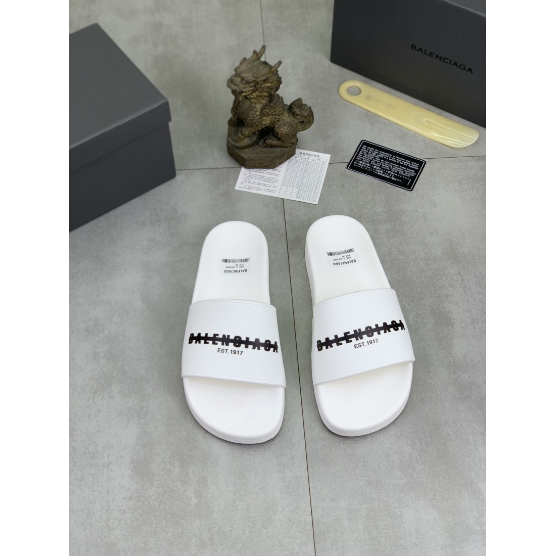 BALENCIAGA 人気の バレンシアガ コピー サンダル 上質で柔らかな履き心地