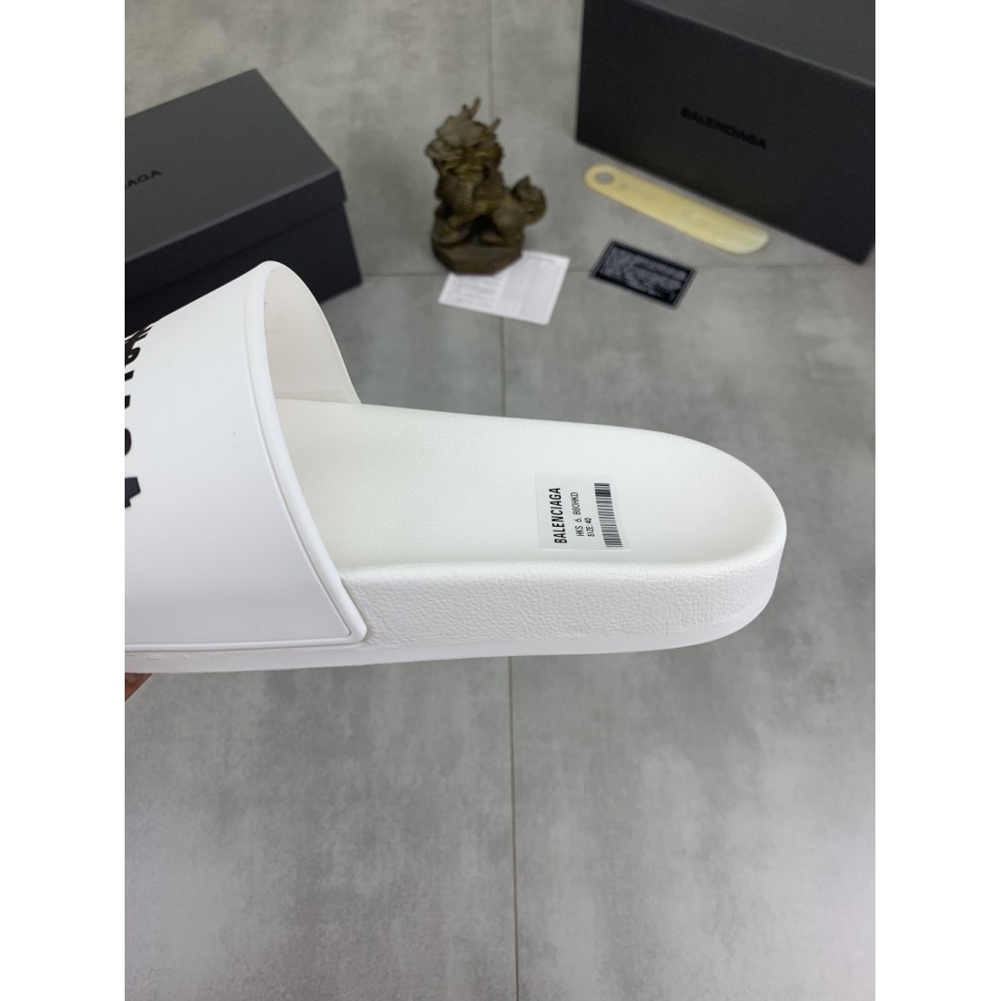 BALENCIAGA 人気の バレンシアガ コピー サンダル 上質で柔らかな履き心地