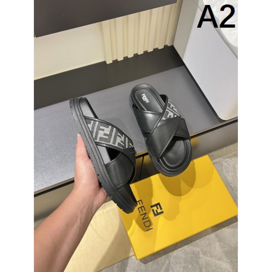 人気の FENDI フェンディ コピー サンダル 上品で快適な履き心地