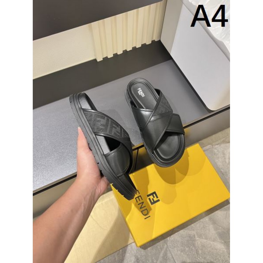 人気の FENDI フェンディ コピー サンダル 上品で快適な履き心地
