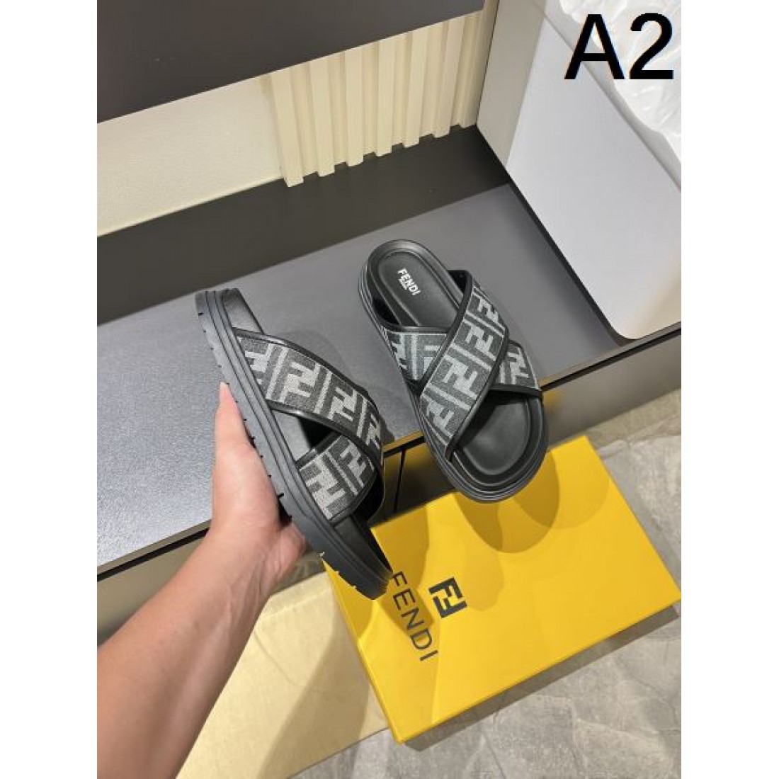 FENDI フェンディ コピー サンダル 柔らかくモダンな印象で話題に