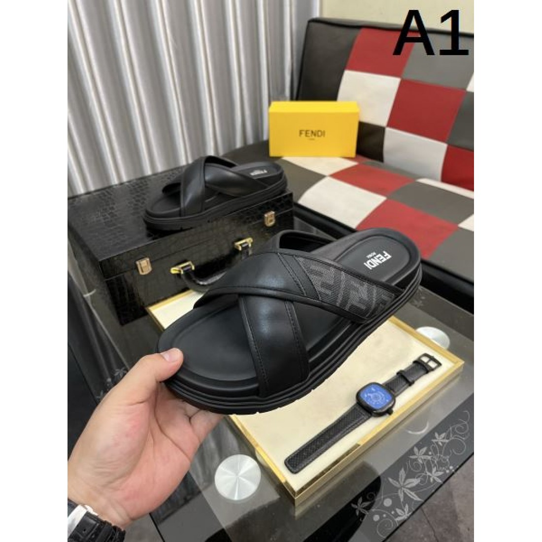洗練された存在感が魅力の FENDI フェンディ コピー サンダル 落ち着いた