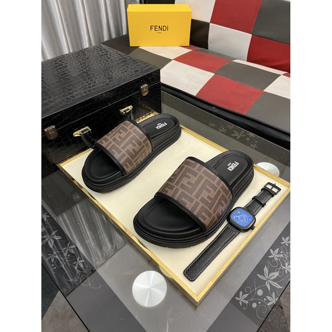 魅力あふれる GUCCI グッチ コピー サンダル 優雅で軽やかな印象に