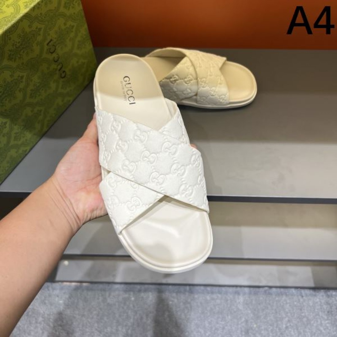 エレガントで都会的な GUCCI コピー サンダル グッチ 注目の一足