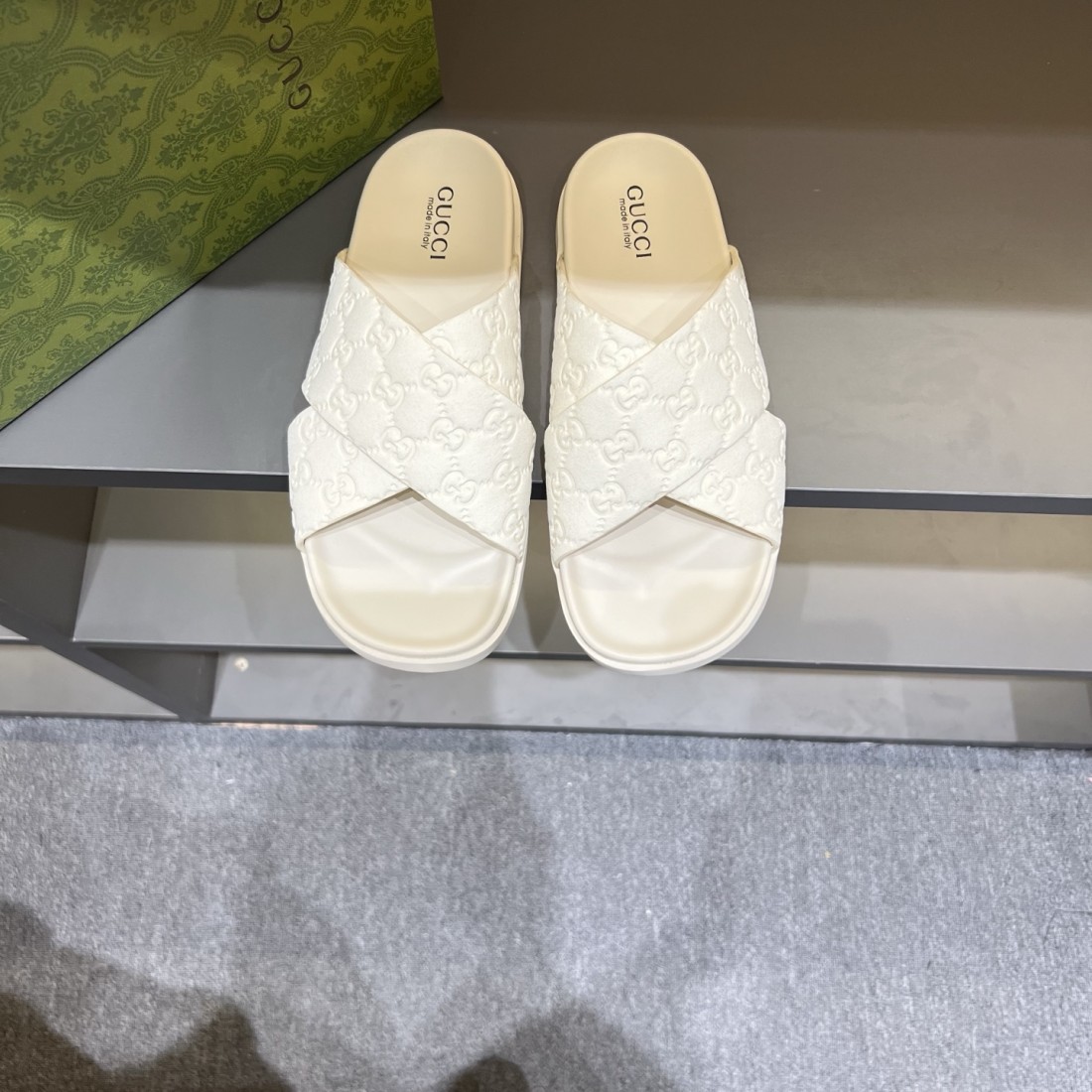 エレガントで都会的な GUCCI コピー サンダル グッチ 注目の一足