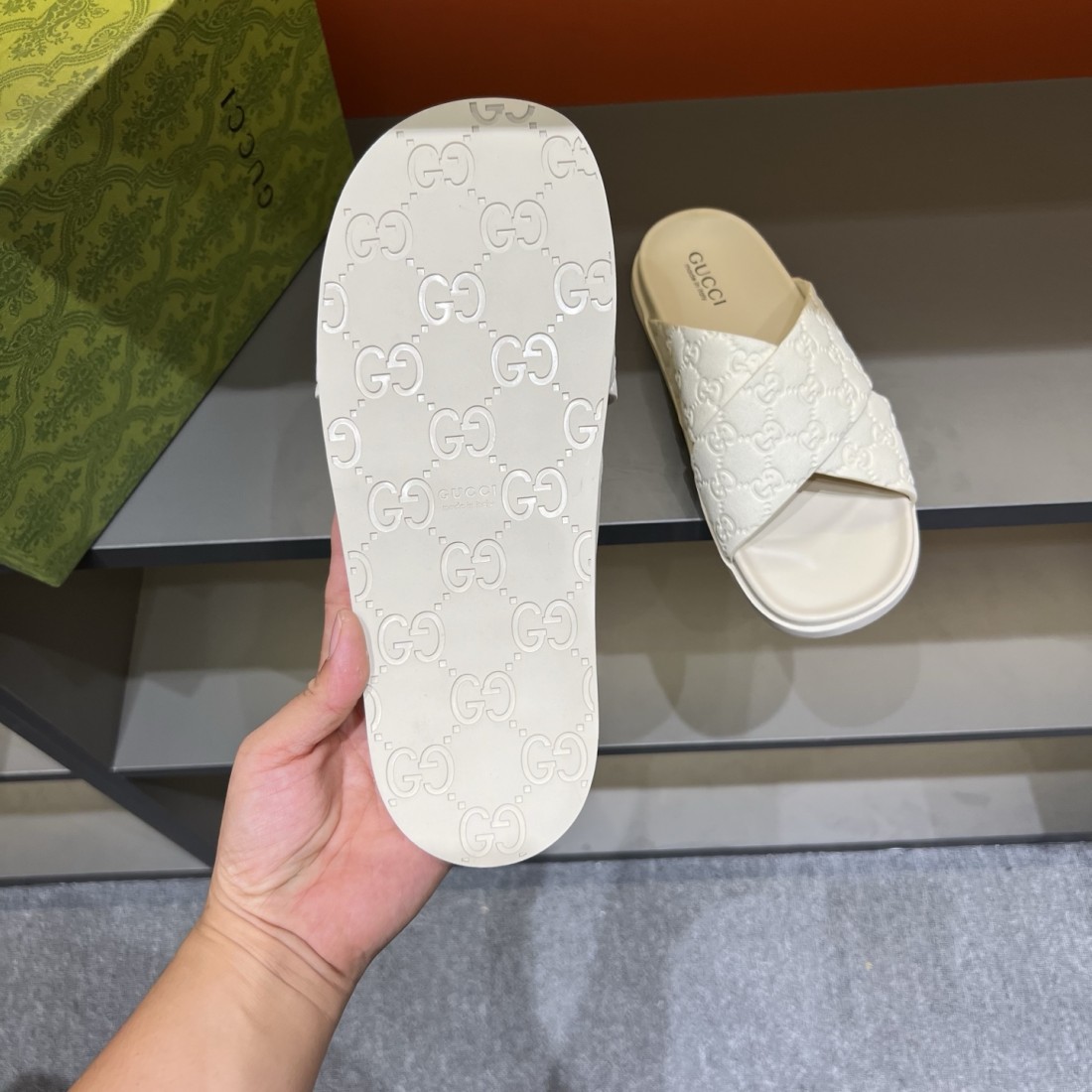エレガントで都会的な GUCCI コピー サンダル グッチ 注目の一足