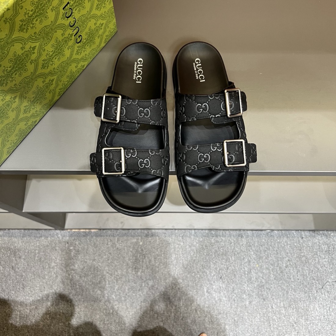  グッチ コピー サンダル GUCCI 柔らかく上品な印象が漂う人気モデル